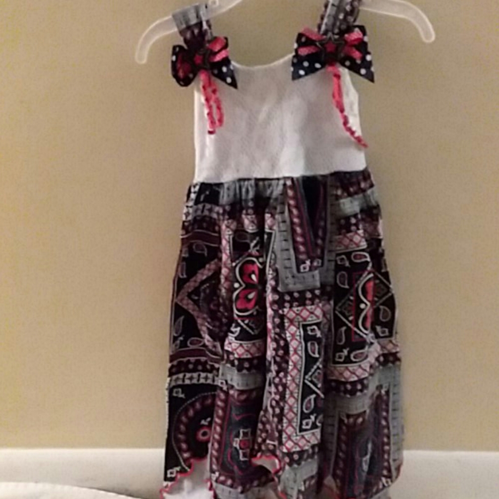 Girl's dress